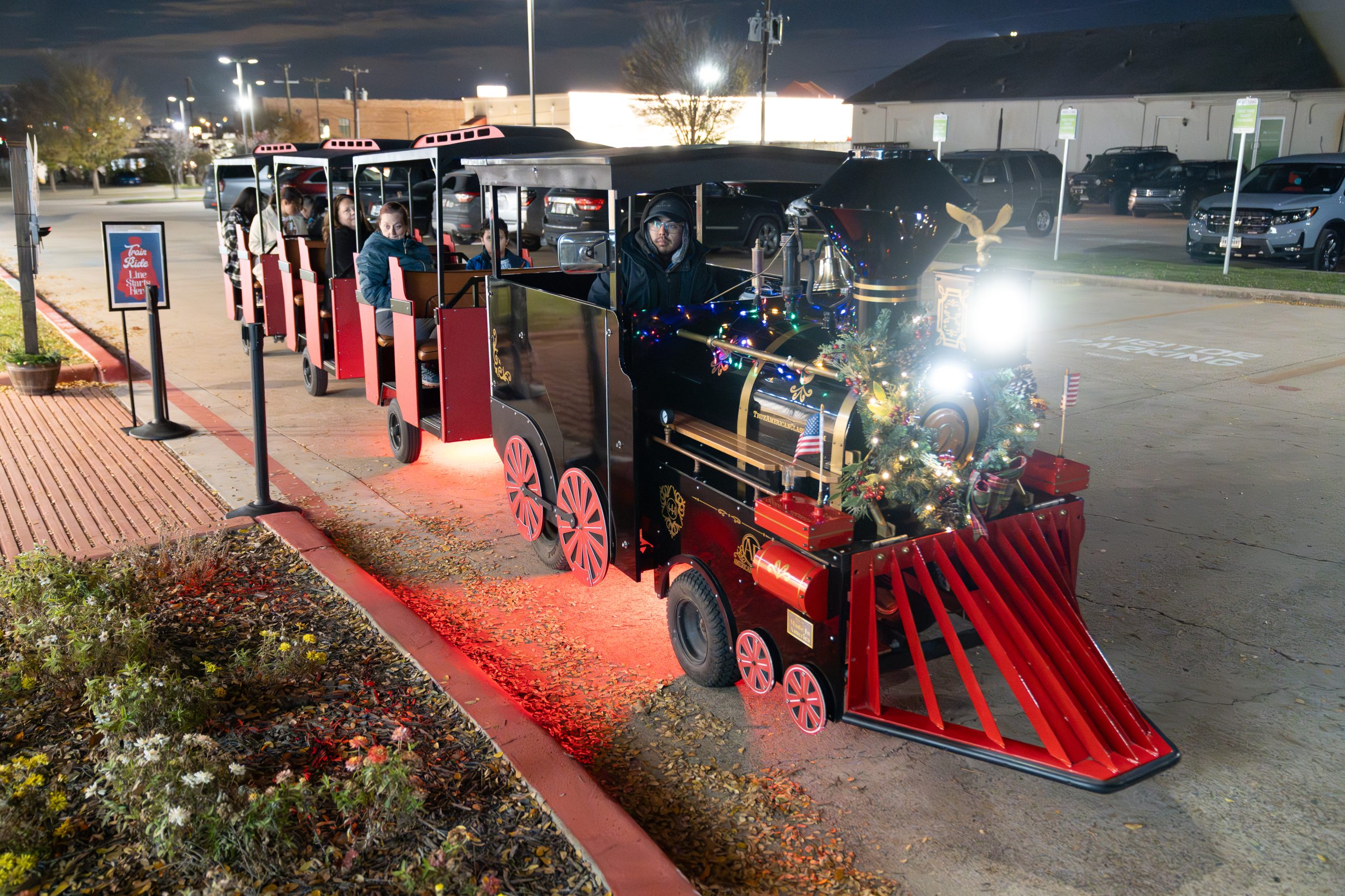 Christmas Candid-241210-740876-Enhanced-NR